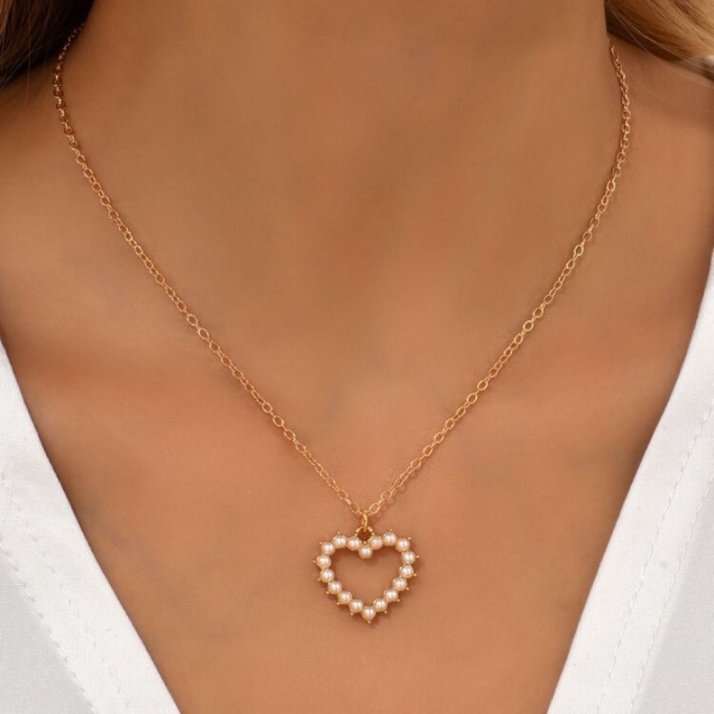 Pearl charm necklace